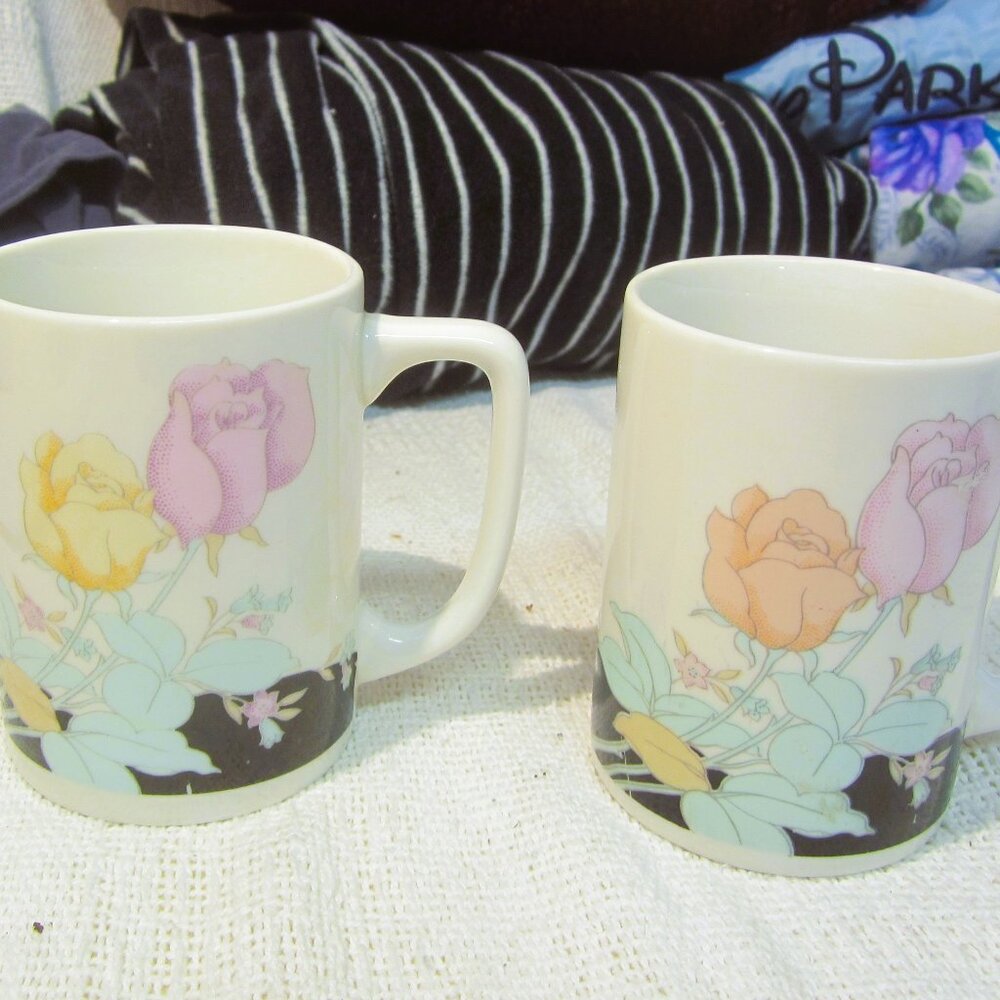 VTG PAIR OF ROSE FLOWER COFFEE CUPS, PRETTY ASIAN INFLUENCED STYLE